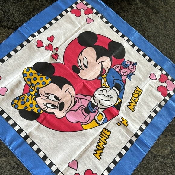 Vintage Disney 22 x 22" bandana - Picture 5 of 6
